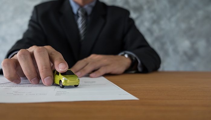 Même destinée à la casse, la voiture doit être assurée